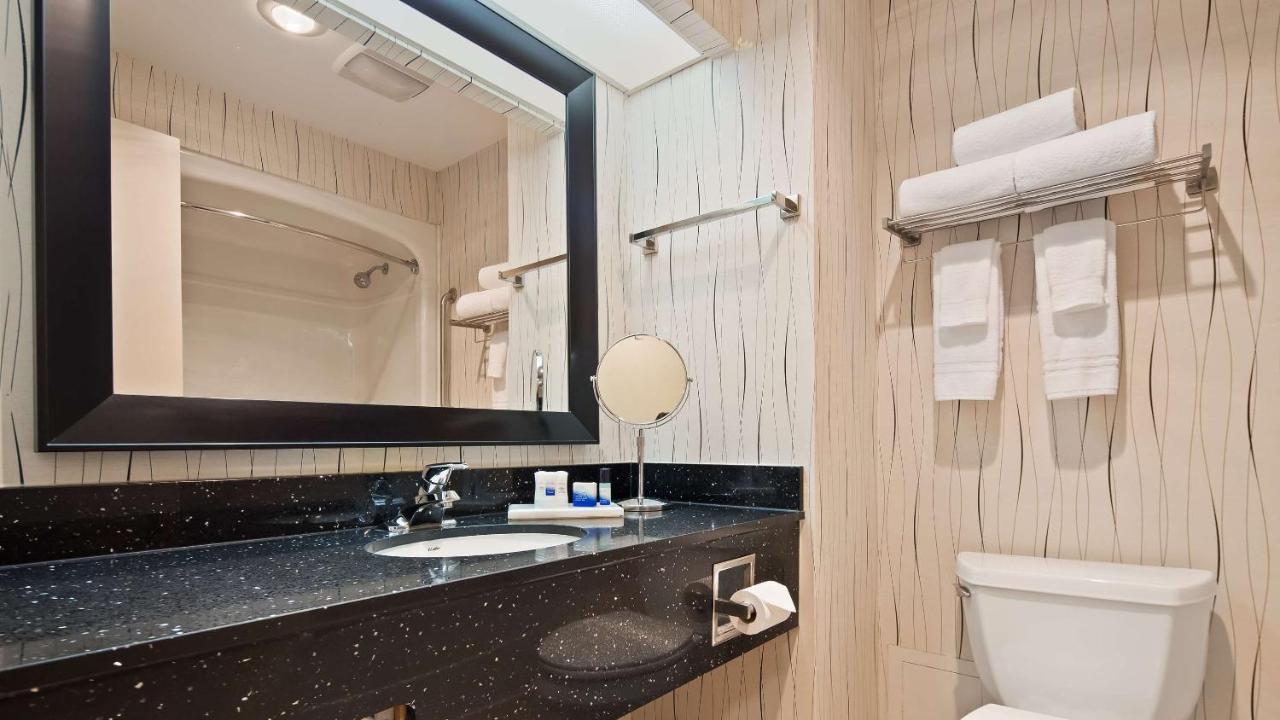 Best Western Plus Travel Hotel Toronto Airport Kültér fotó
