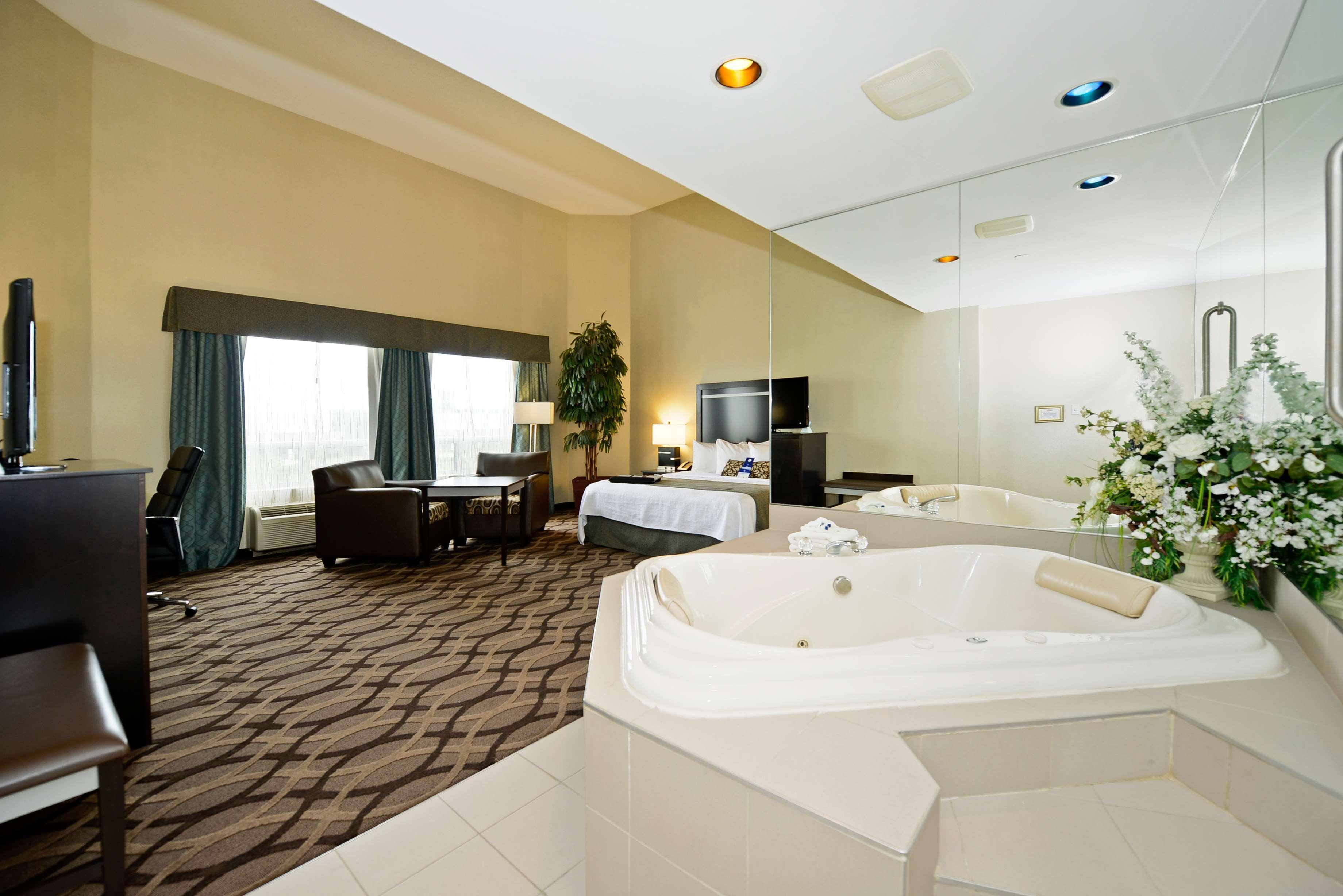 Best Western Plus Travel Hotel Toronto Airport Szoba fotó