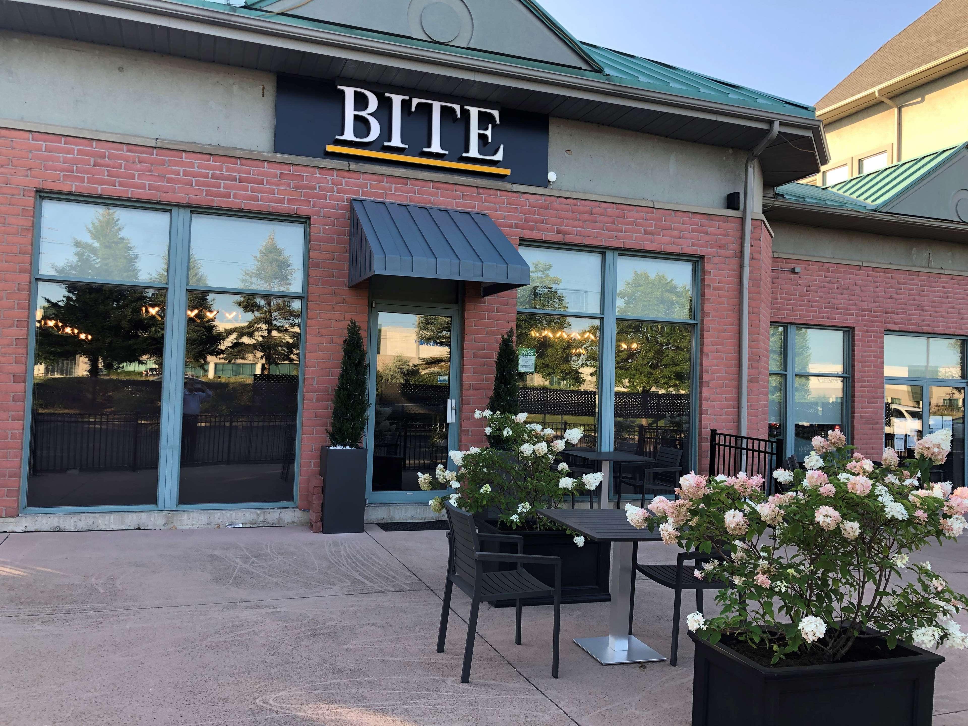 Best Western Plus Travel Hotel Toronto Airport Kültér fotó
